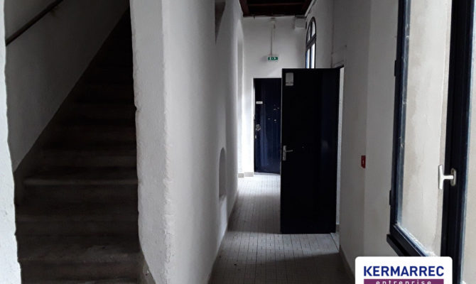 location Bureaux 550.00 m²
