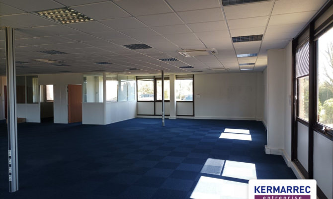 location Bureaux 352.00 m²
