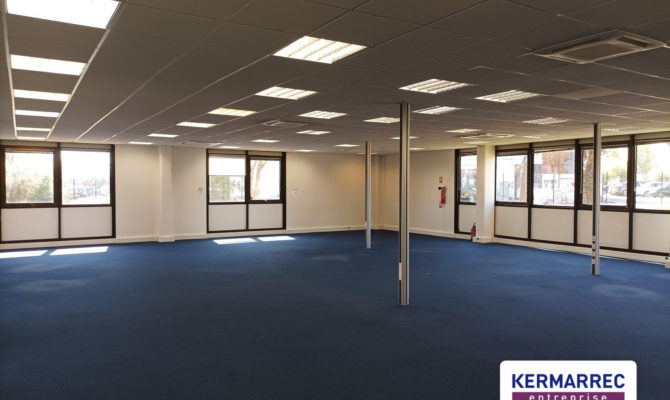 location Bureaux 608.00 m²