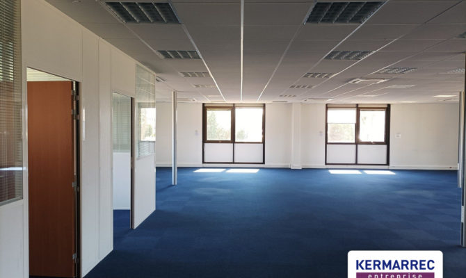 location Bureaux 608.00 m²