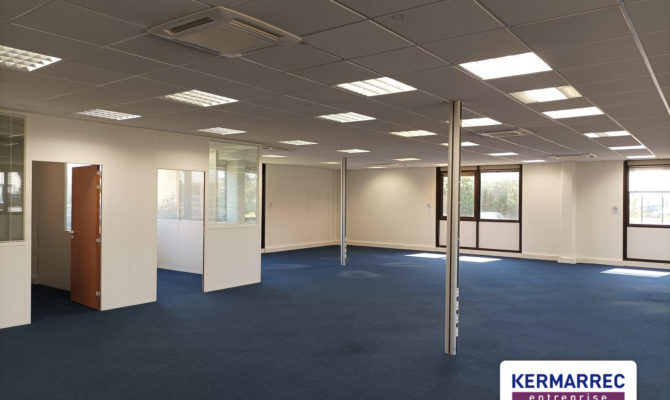 location Bureaux 608.00 m²