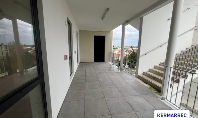 location Bureaux 192.00 m²