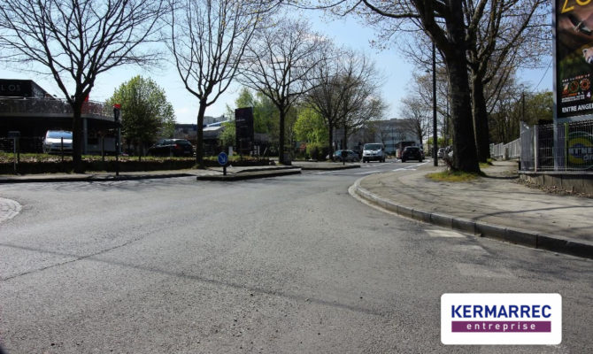 location Local d'activité 140.00 m²