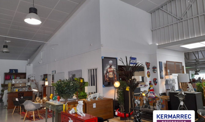 location Local d'activité 2750.00 m²