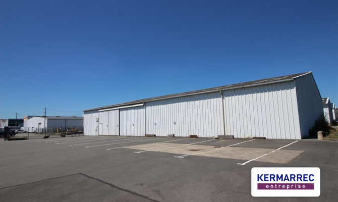 location Local d'activité 900.00 m²