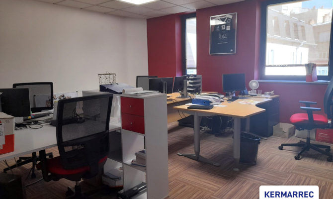 achat Bureaux 151.00 m²