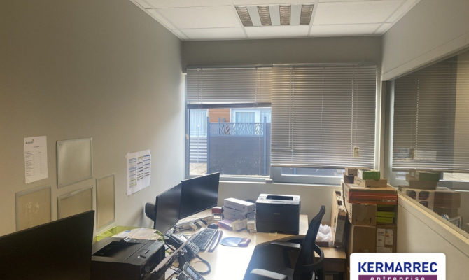 location Bureaux 150.00 m²