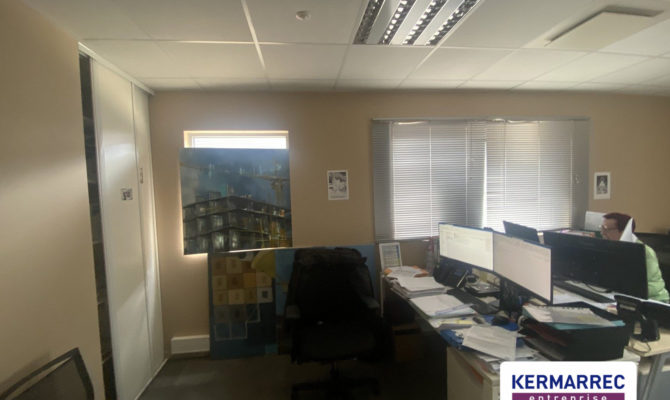 location Bureaux 150.00 m²
