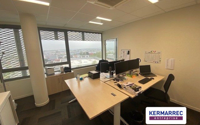 location Bureaux 271.00 m²