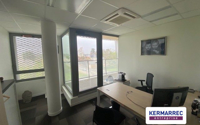 location Bureaux 271.00 m²