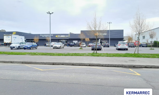 location Local d'activité 3400.00 m²