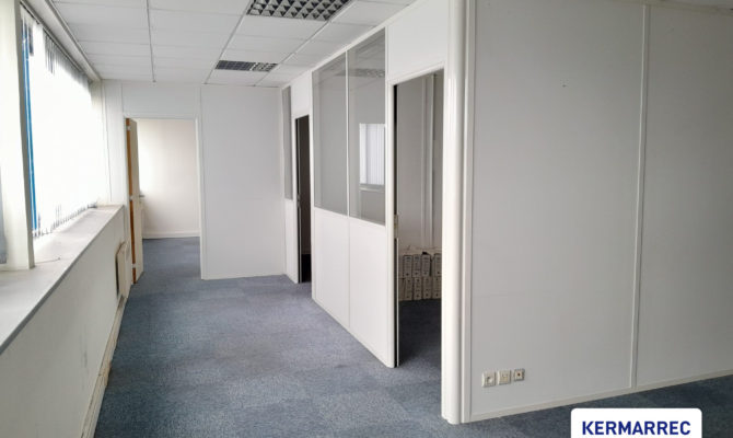 location Local d'activité 3400.00 m²
