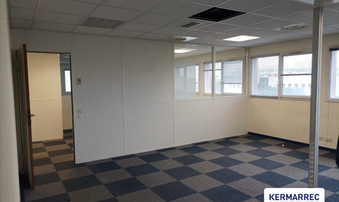 location Bureaux 150.00 m²