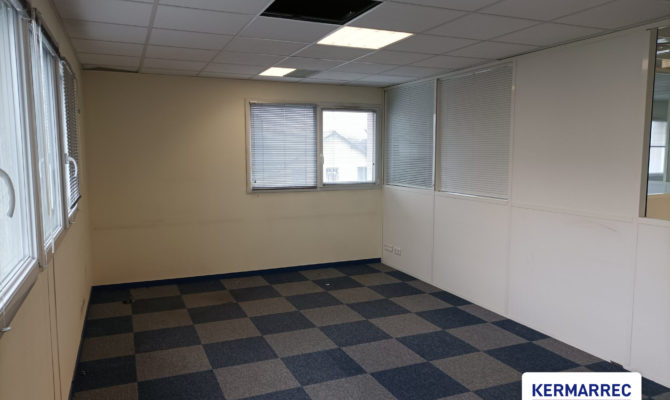 location Bureaux 150.00 m²