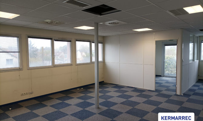 location Bureaux 150.00 m²