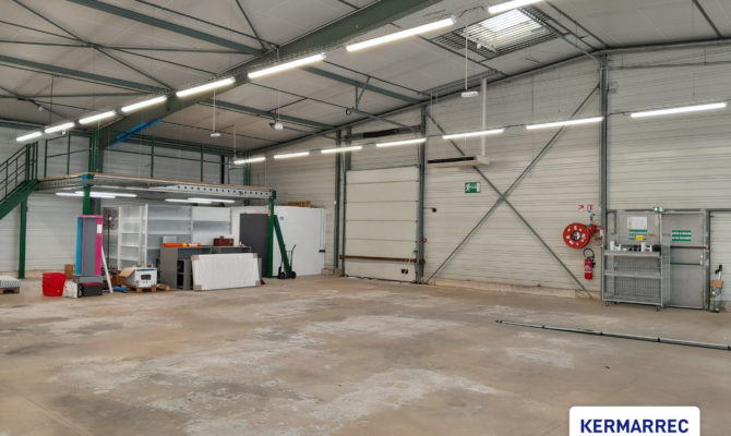 location Local d'activité 670.00 m²