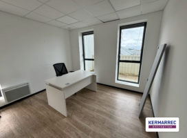location Bureaux 70.00 m² Séné 56