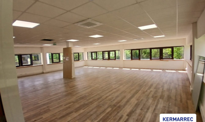 location Bureaux 180.00 m²