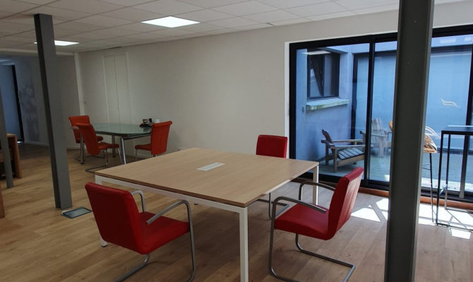 location Bureaux 144.00 m²