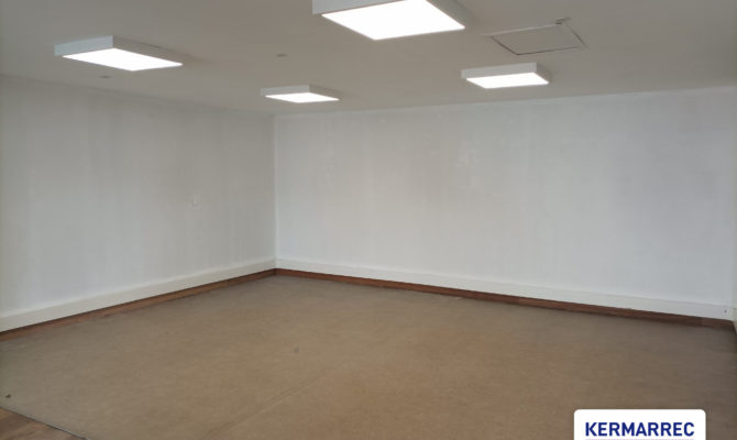 location Bureaux 74.00 m²