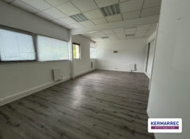 location Bureaux 81.00 m² Vannes 56