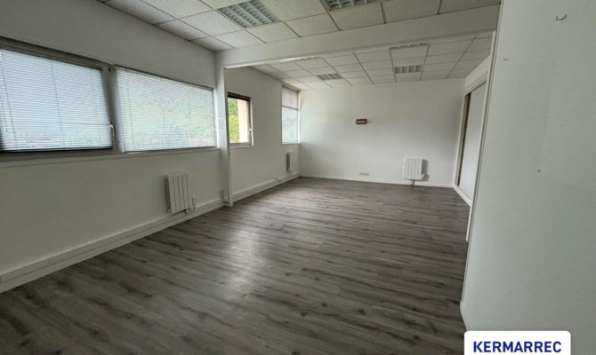 location Bureaux 81.00 m²