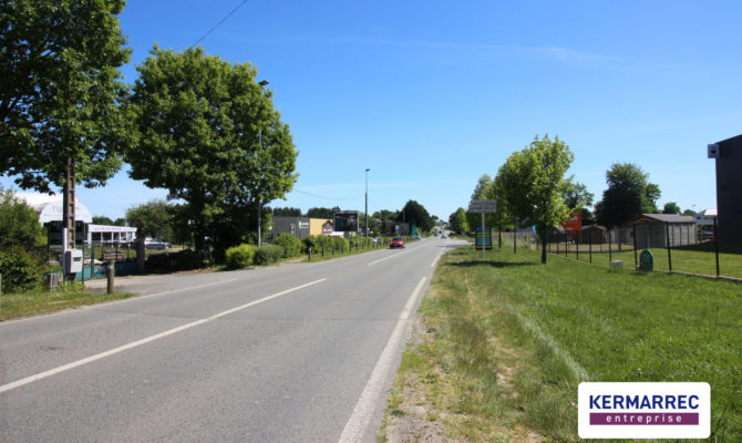 location Local d'activité 395.00 m²