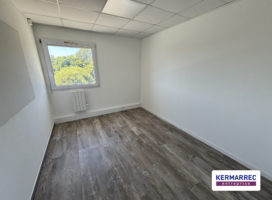 location Bureaux 218.00 m² Vannes 56