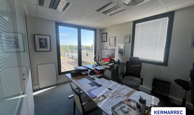 location Bureaux 149.00 m²