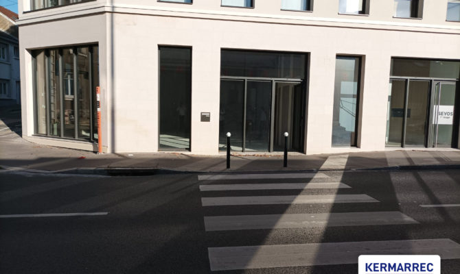 location Local Commercial 92.00 m²