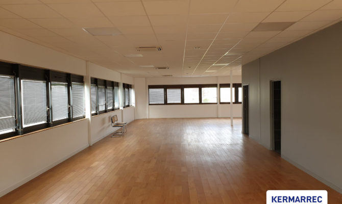 location Bureaux 150.00 m²