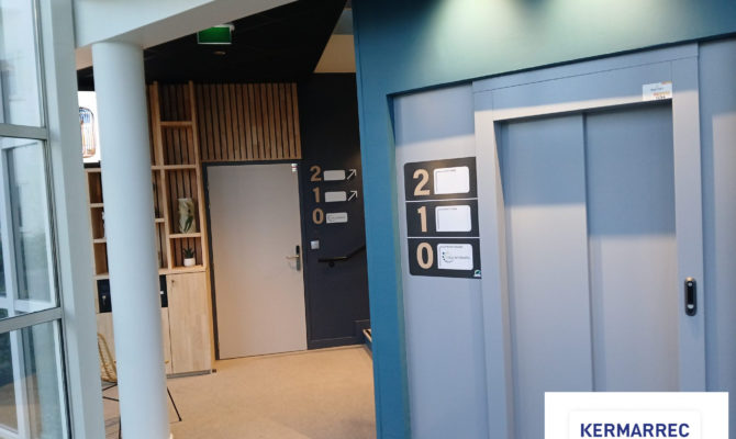 location Bureaux 923.00 m²