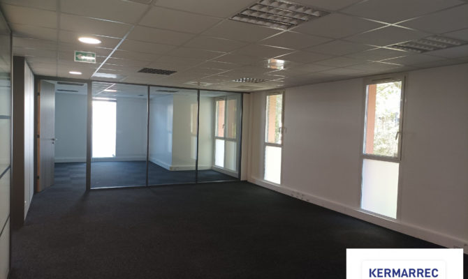 location Bureaux 186.58 m²