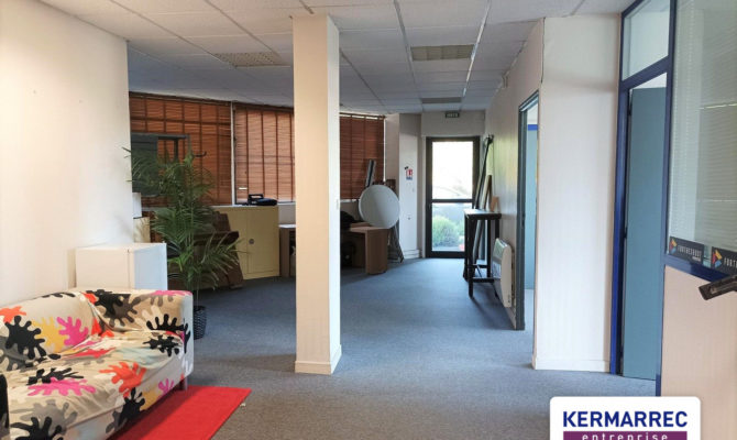 location Bureaux 131.00 m²