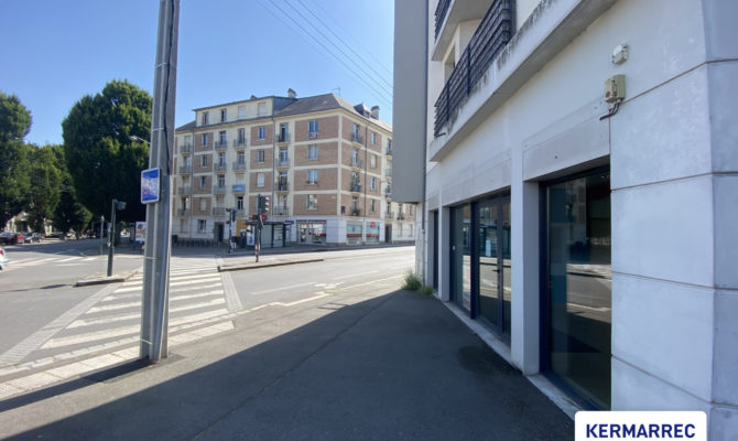 location Local Commercial 128.00 m²