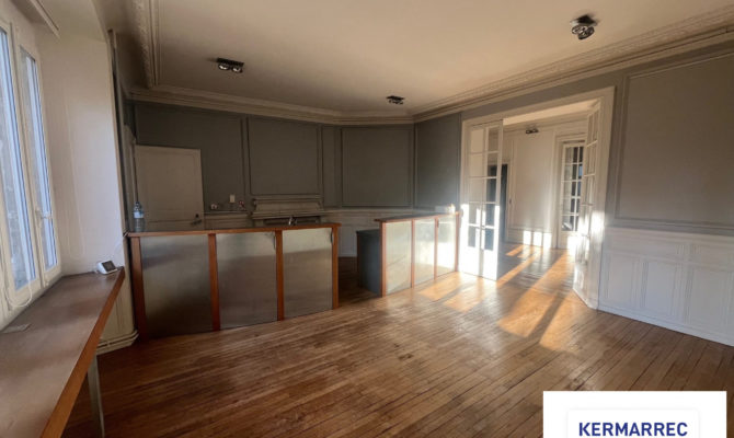 location Bureaux 317.00 m²