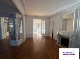 location Bureaux 317.00 m² Nantes 44