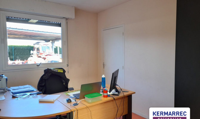 location Local d'activité 1600.00 m²