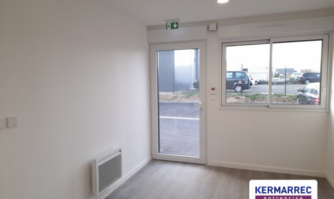 location Local d'activité 230.00 m²