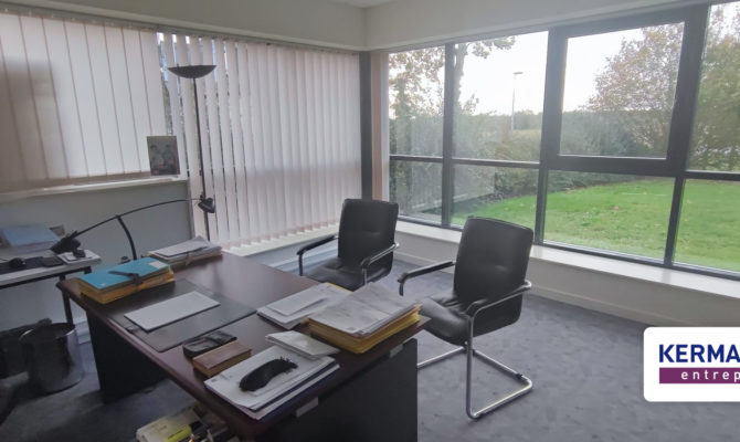 location Bureaux 123.00 m²