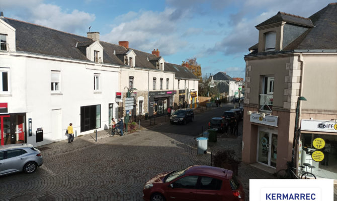 location Bureaux 94.00 m²