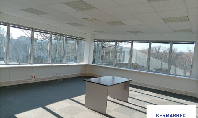 location Bureaux 330.00 m²