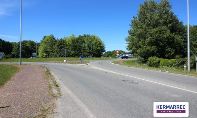 location Local d'activité 100.00 m²