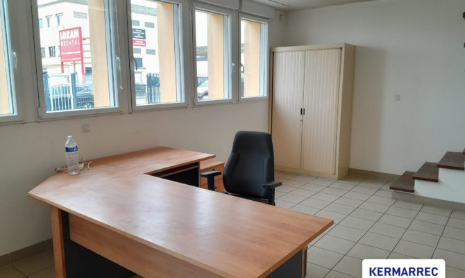 location Local d'activité 1525.00 m²