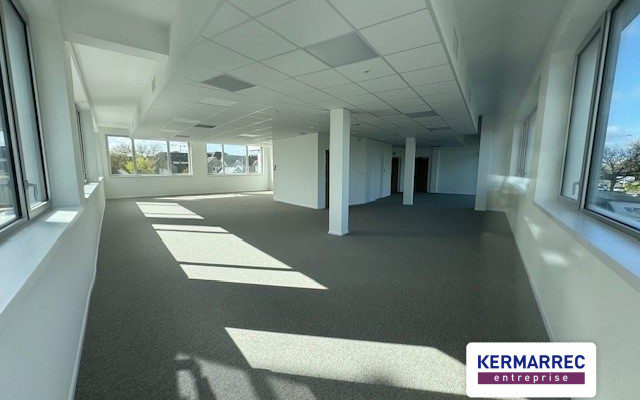 location Bureaux 104.00 m²