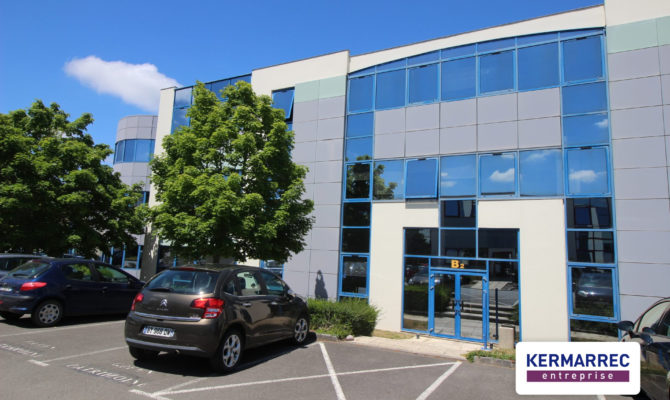 location Bureaux 215.00 m²