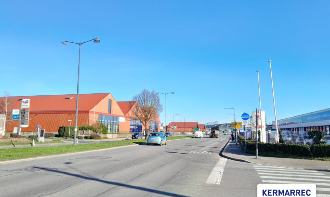 location Local d'activité 1640.00 m²