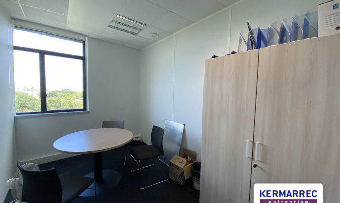 achat Bureaux 142.00 m²