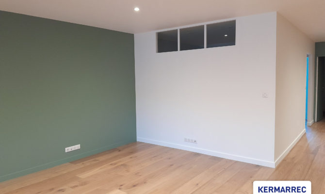 location Local d'activité 380.00 m²