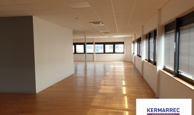 location Bureaux 375.00 m²